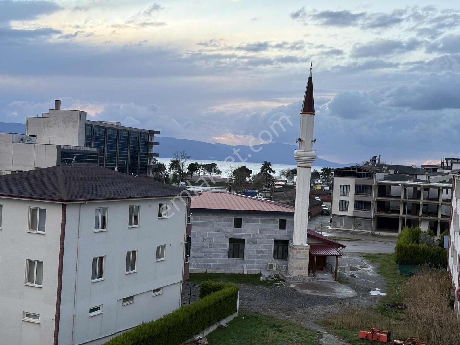 İznik Hastane Arkası Göl Manzaralı Ferah 135 M2 4. Kat Daire - Görsel 21