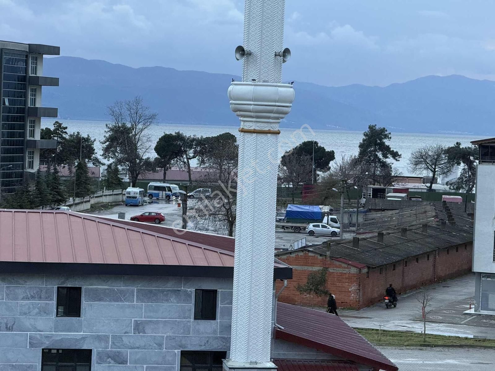 İznik Hastane Arkası Göl Manzaralı Ferah 135 M2 4. Kat Daire - Görsel 5