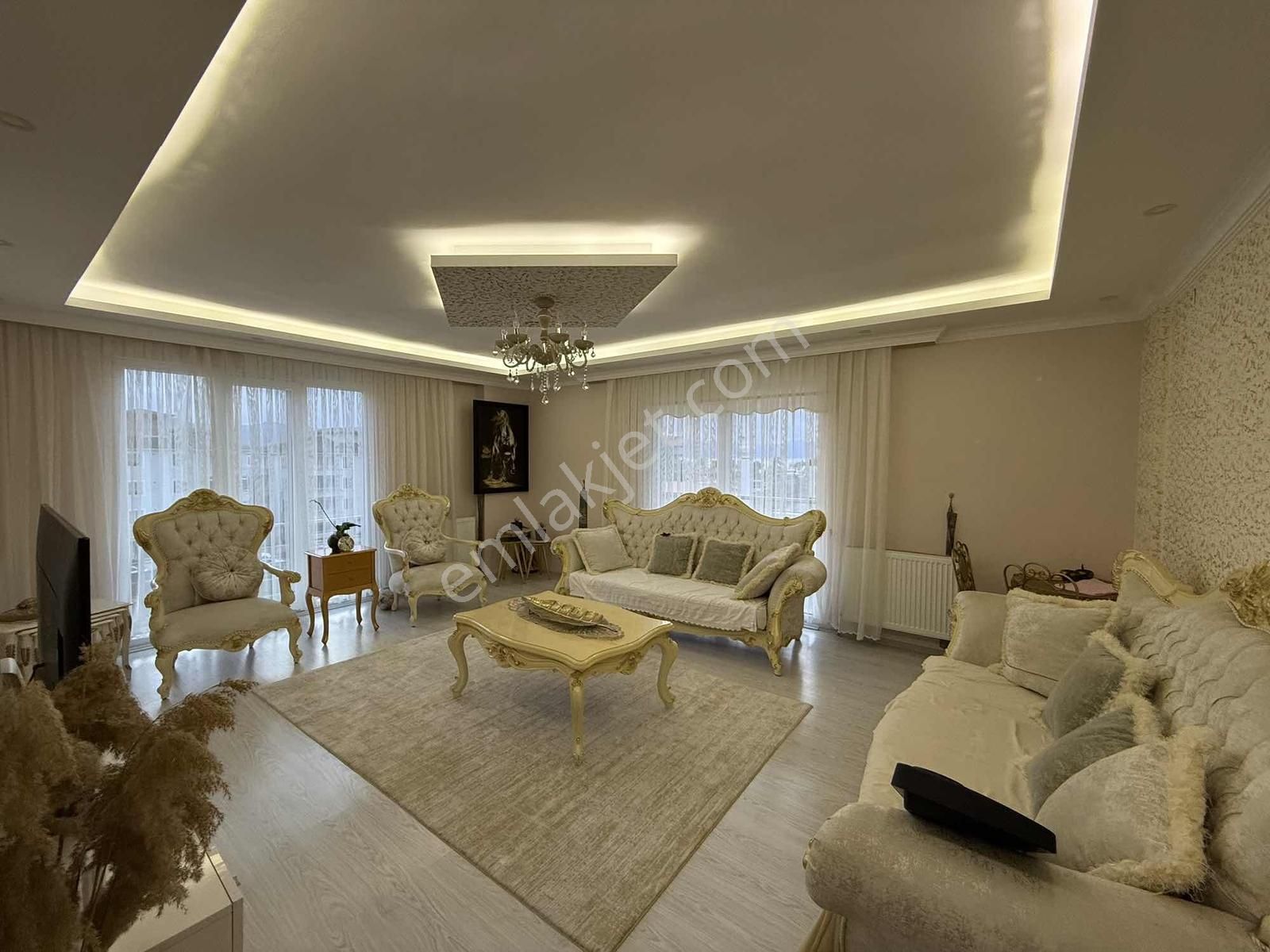 İznik Hastane Arkası Göl Manzaralı Ferah 135 M2 4. Kat Daire - Görsel 12