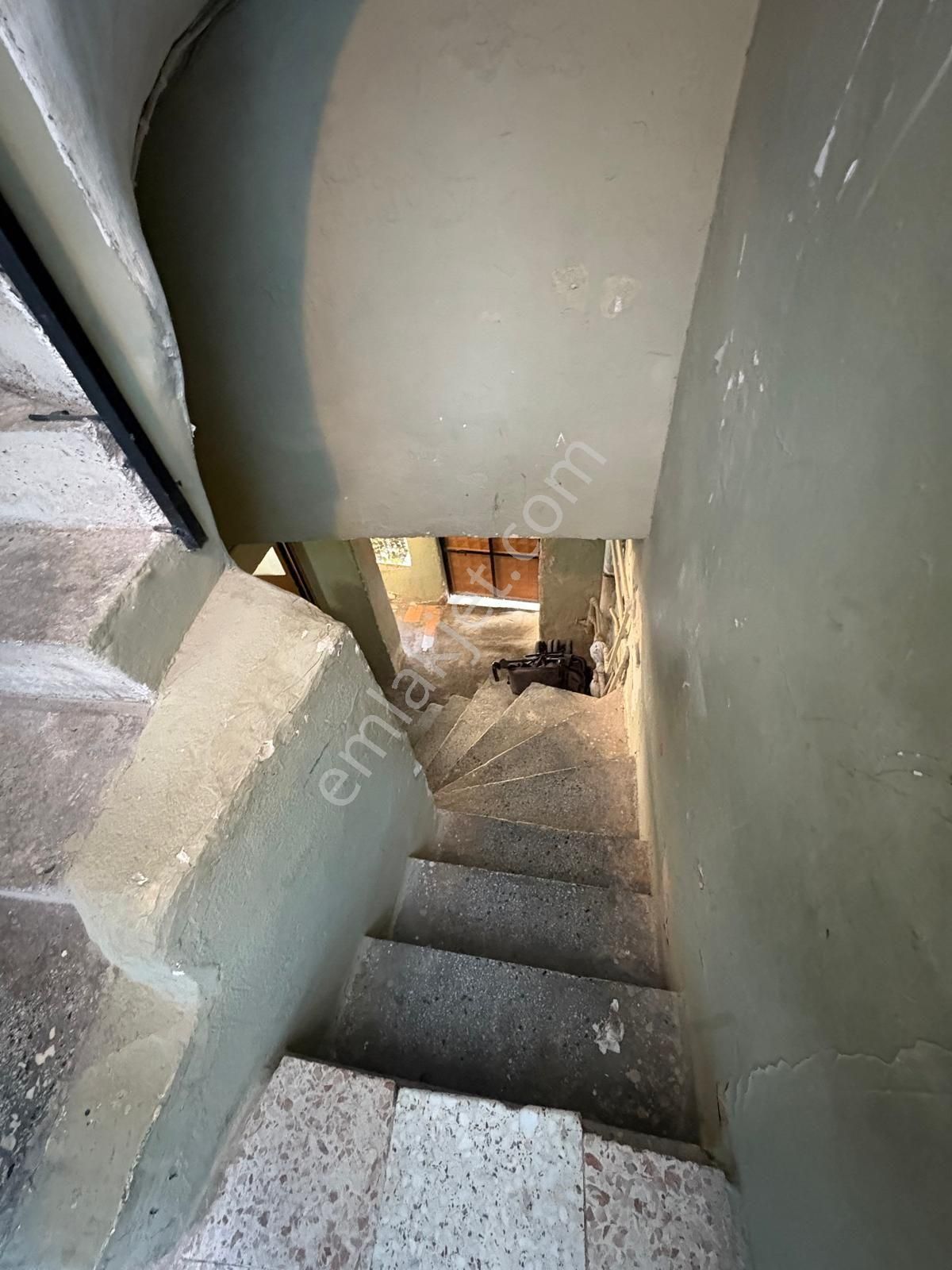 İzmir Konak Murat Mahallesinde Yülsek Kira Getirili 7 Daire 1 Depo - Görsel 28