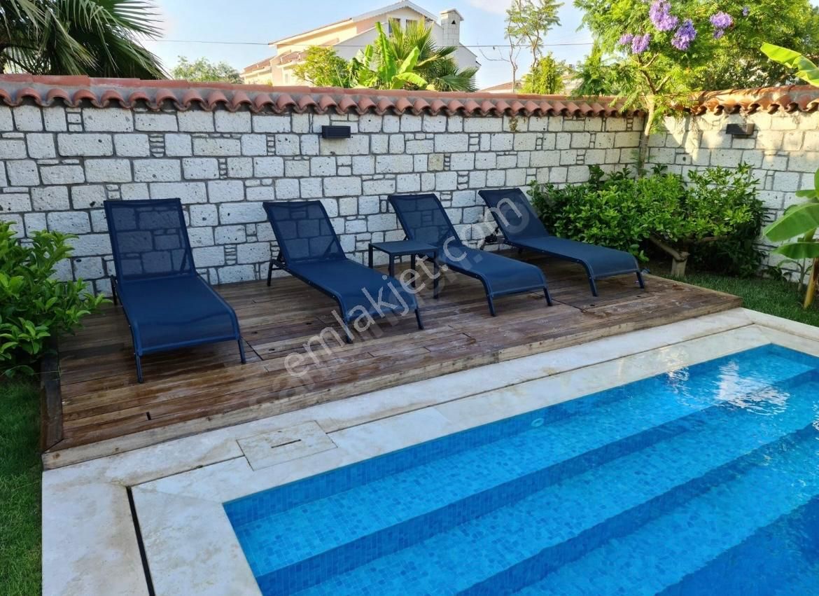 Turyap Çeşme Alaçatı Yıllık Kiralık Müstakil Havuzlu Lüks 7+1 Villa - Görsel 4