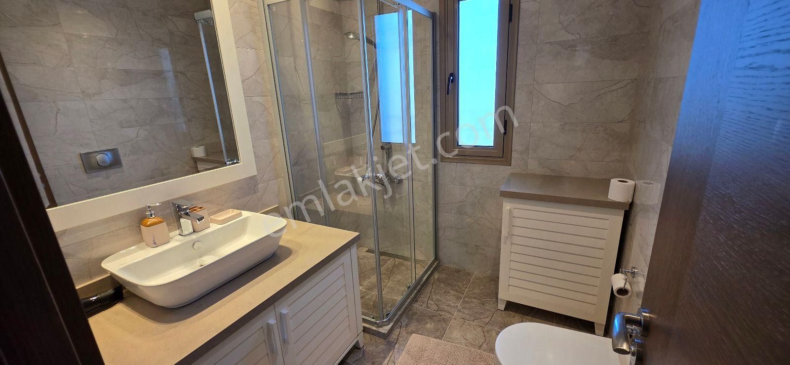 Turyap Çeşme Alaçatı Yıllık Kiralık Müstakil Havuzlu Lüks 7+1 Villa - Görsel 22