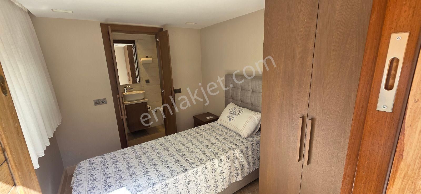 Turyap Çeşme Alaçatı Yıllık Kiralık Müstakil Havuzlu Lüks 7+1 Villa - Görsel 30