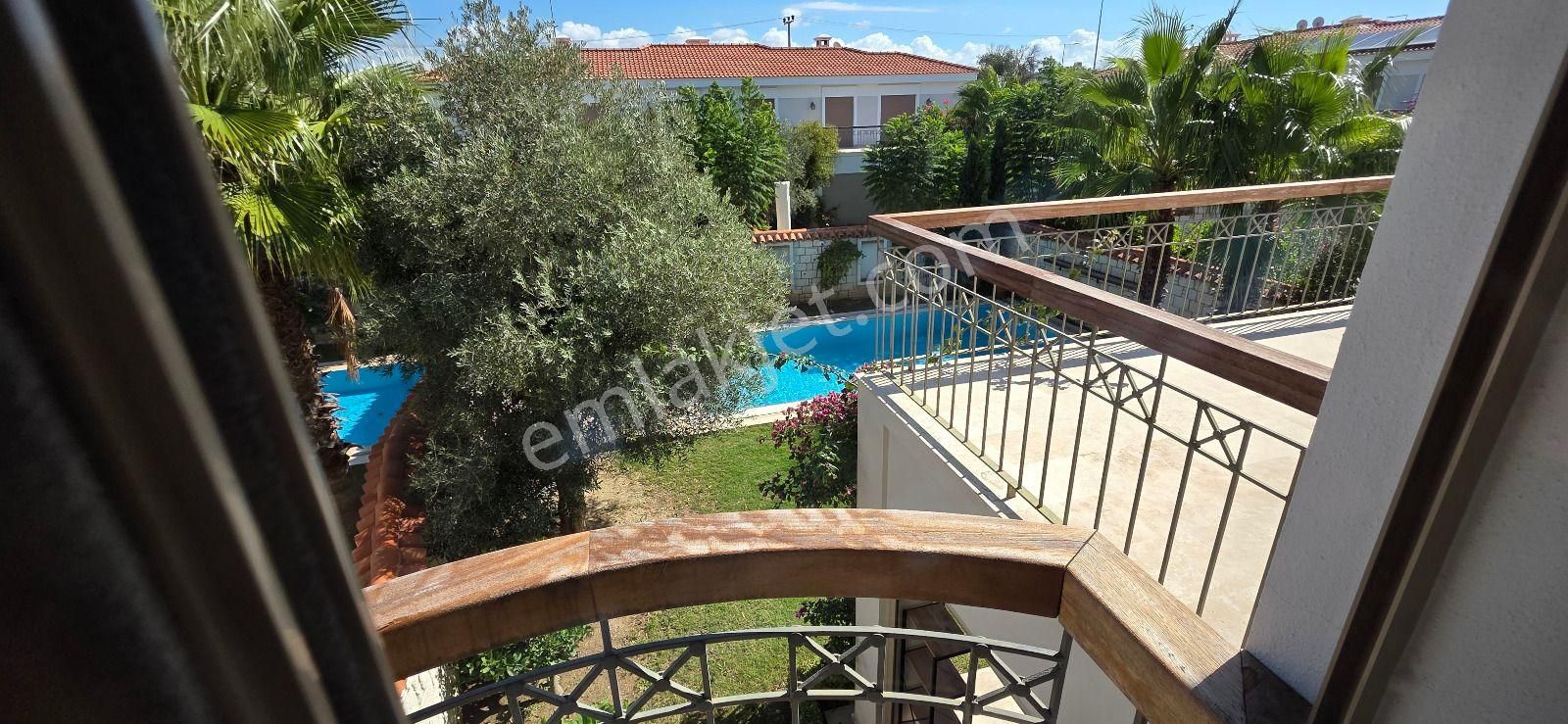 Turyap Çeşme Alaçatı Yıllık Kiralık Müstakil Havuzlu Lüks 7+1 Villa - Görsel 23