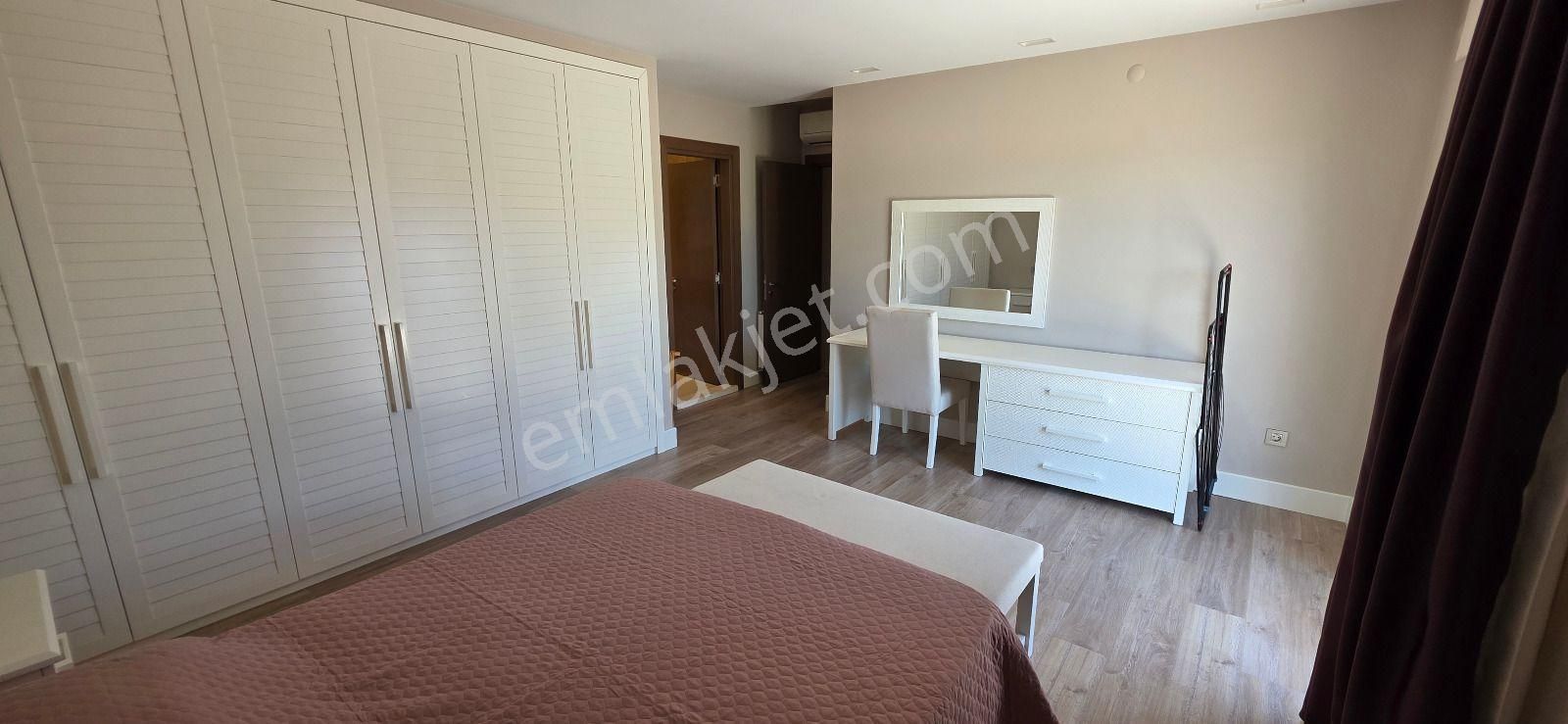 Turyap Çeşme Alaçatı Yıllık Kiralık Müstakil Havuzlu Lüks 7+1 Villa - Görsel 27