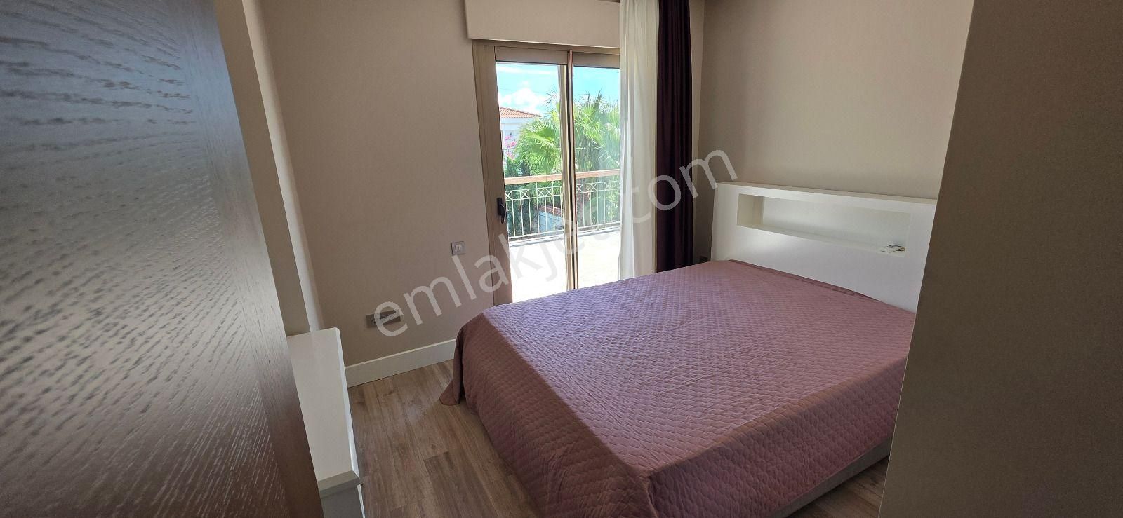 Turyap Çeşme Alaçatı Yıllık Kiralık Müstakil Havuzlu Lüks 7+1 Villa - Görsel 24