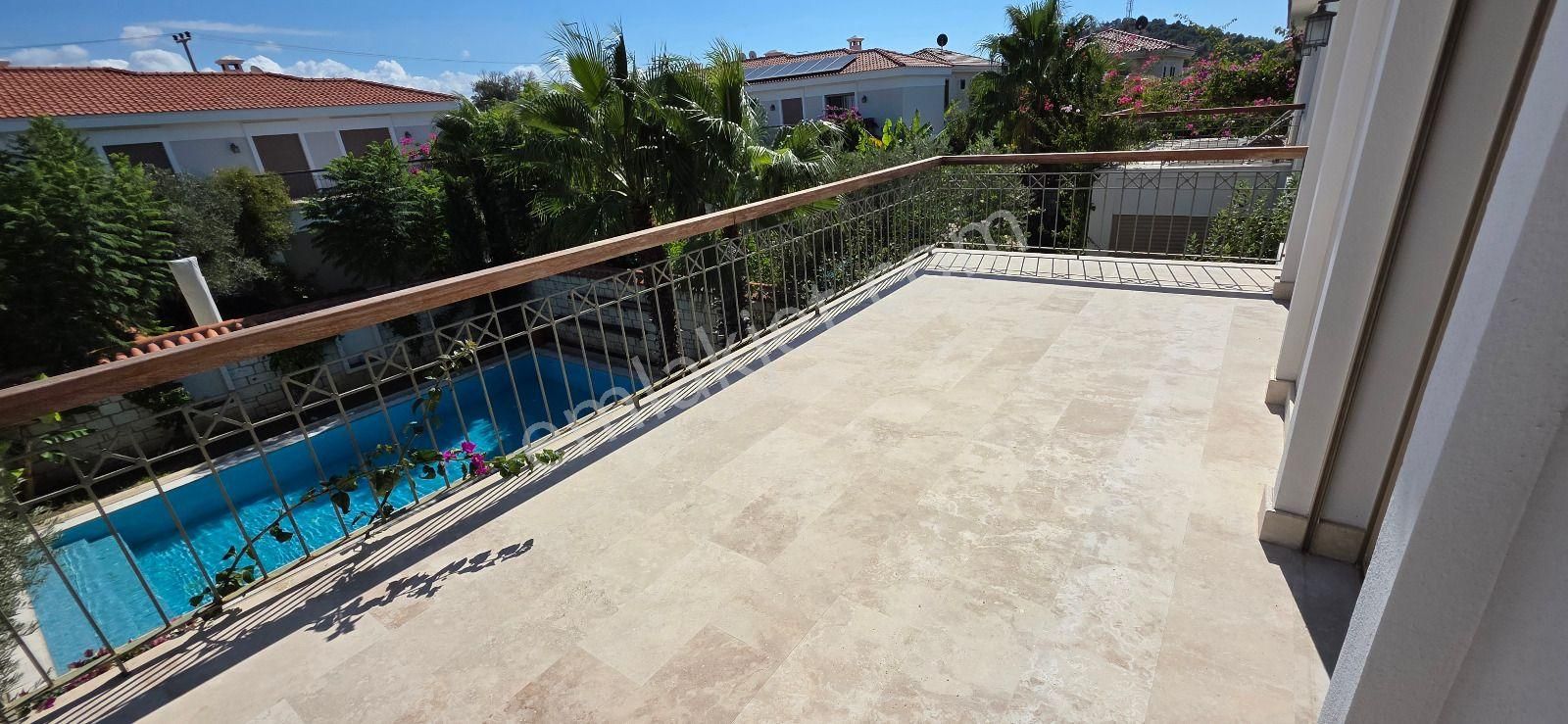 Turyap Çeşme Alaçatı Yıllık Kiralık Müstakil Havuzlu Lüks 7+1 Villa - Görsel 26