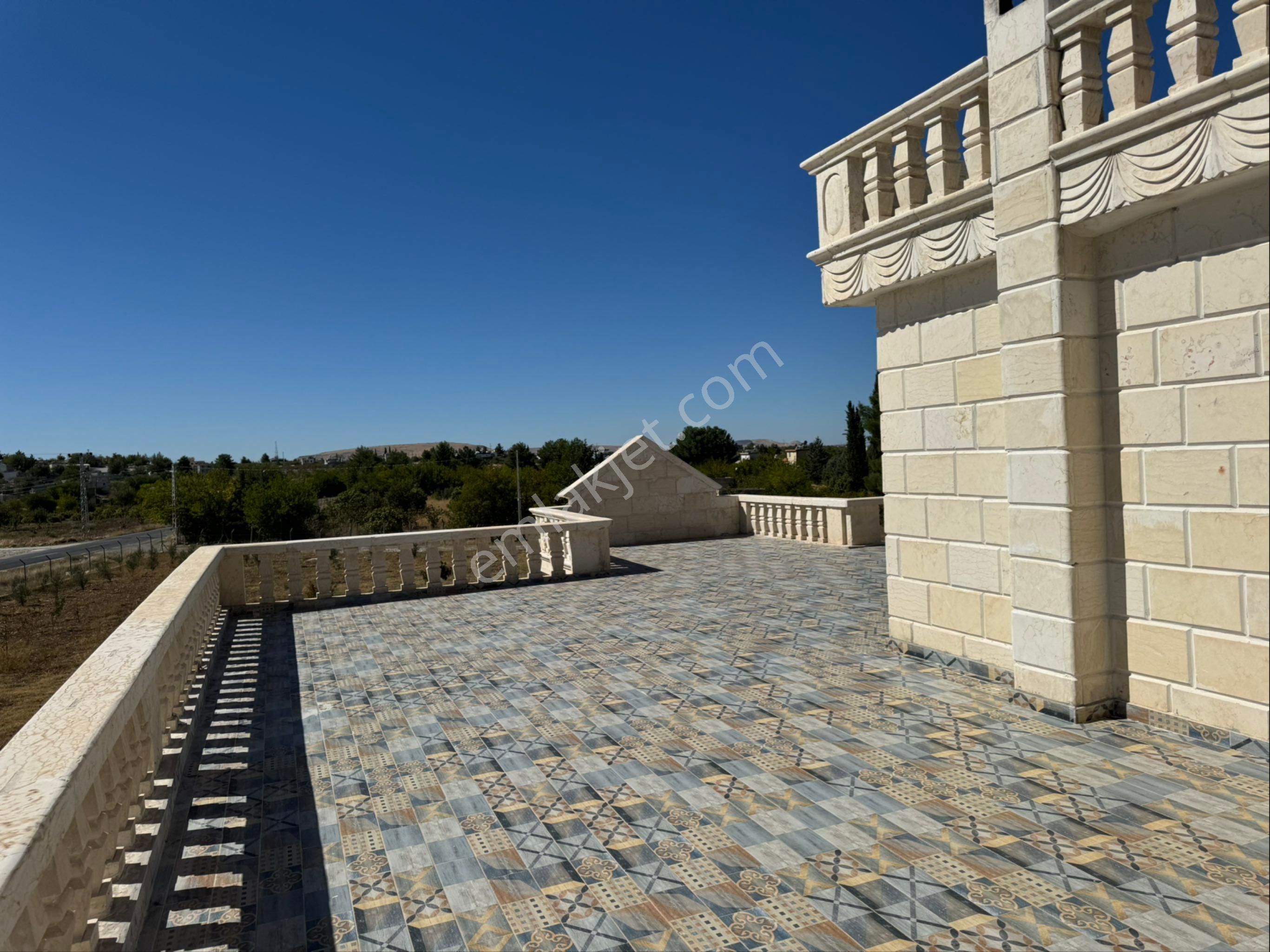 Gölpınar’da Ana Yola Sıfır Havuzlu Lüks Villa Eşyalı Satılık - Görsel 21