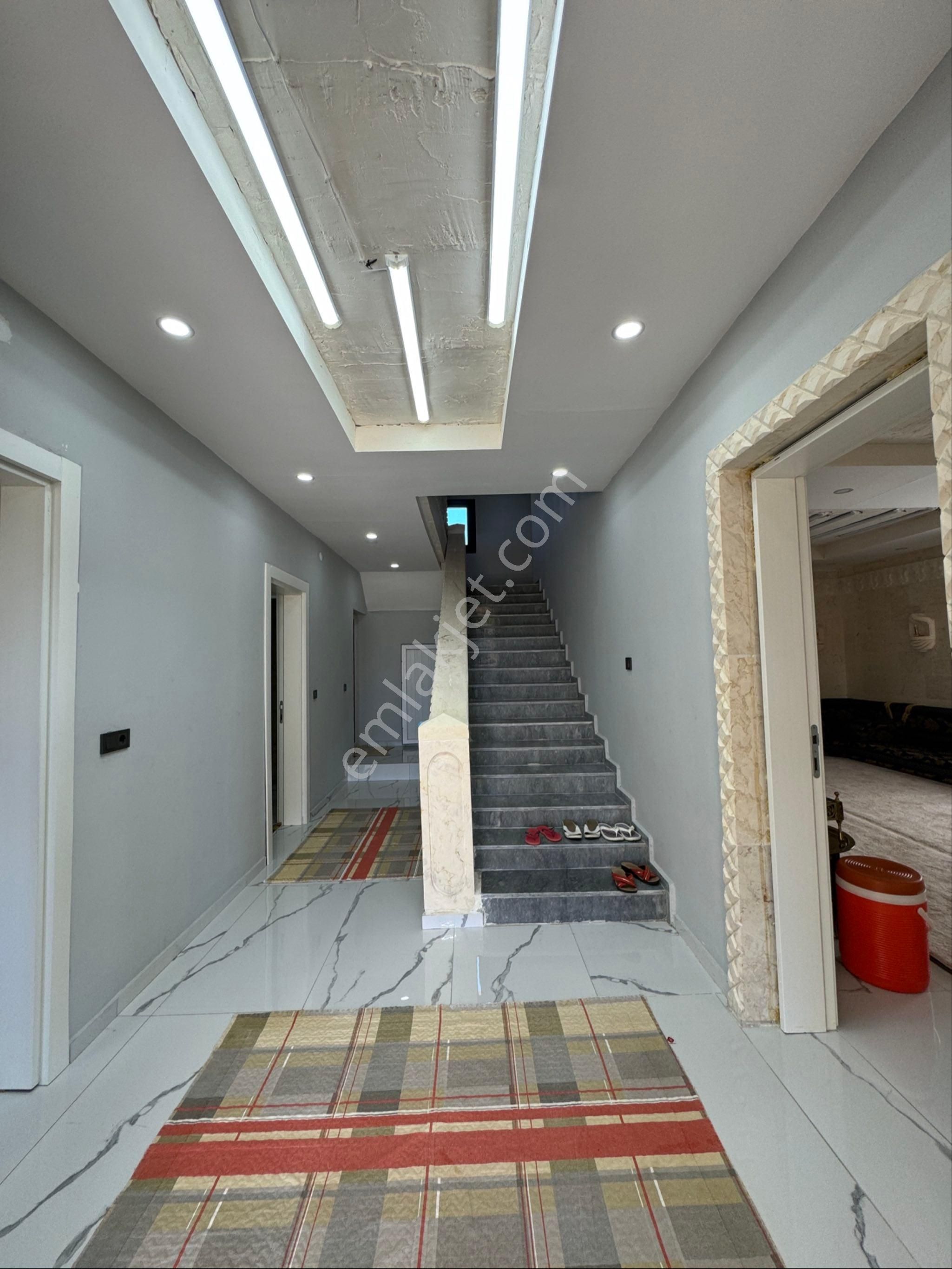 Gölpınar’da Ana Yola Sıfır Havuzlu Lüks Villa Eşyalı Satılık - Görsel 6