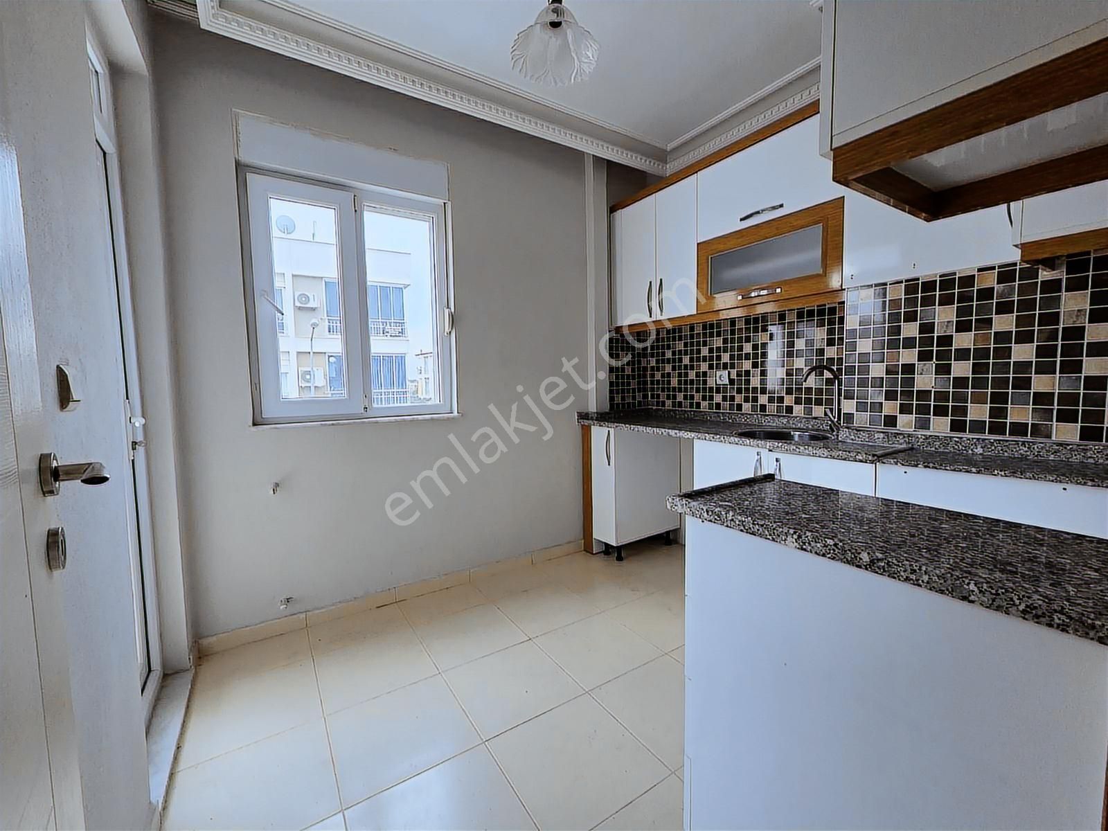 M.akif Ersoy Mah.de 2+1 Arakat Tranvaya Yakın İskanlı Önü Açık - Görsel 9