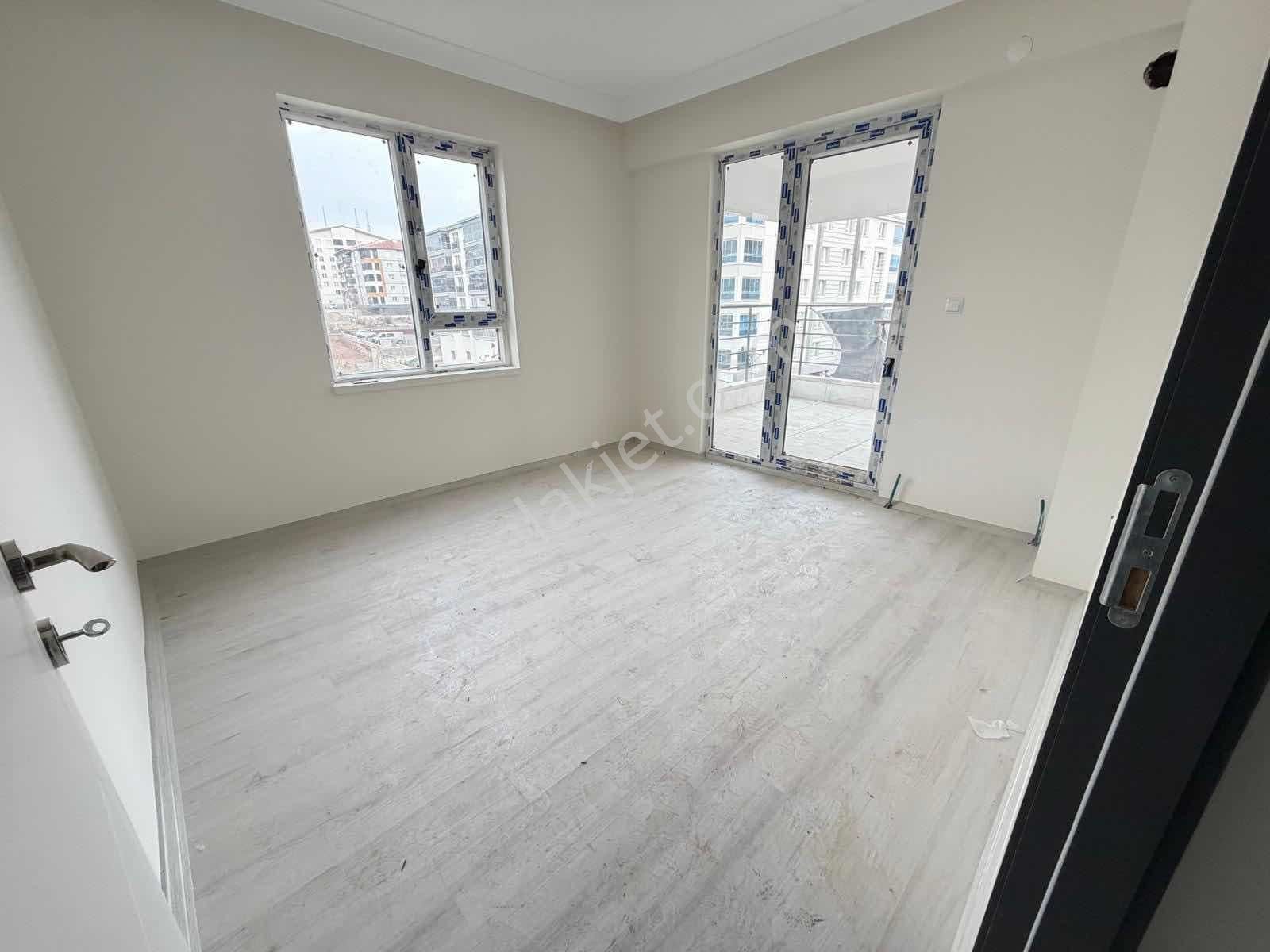 Ara Katta 3+1 130 M2 Ç.banyolu Teras Balkonlu Ç.asansör Fırsat.. - Görsel 4