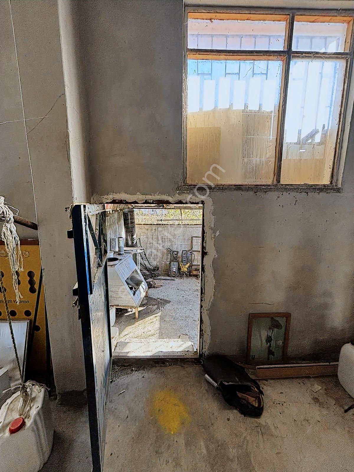 Edis Emlak Samet'ten Köşebaşında Satılık 200 Metrekare Dükkan - Görsel 6