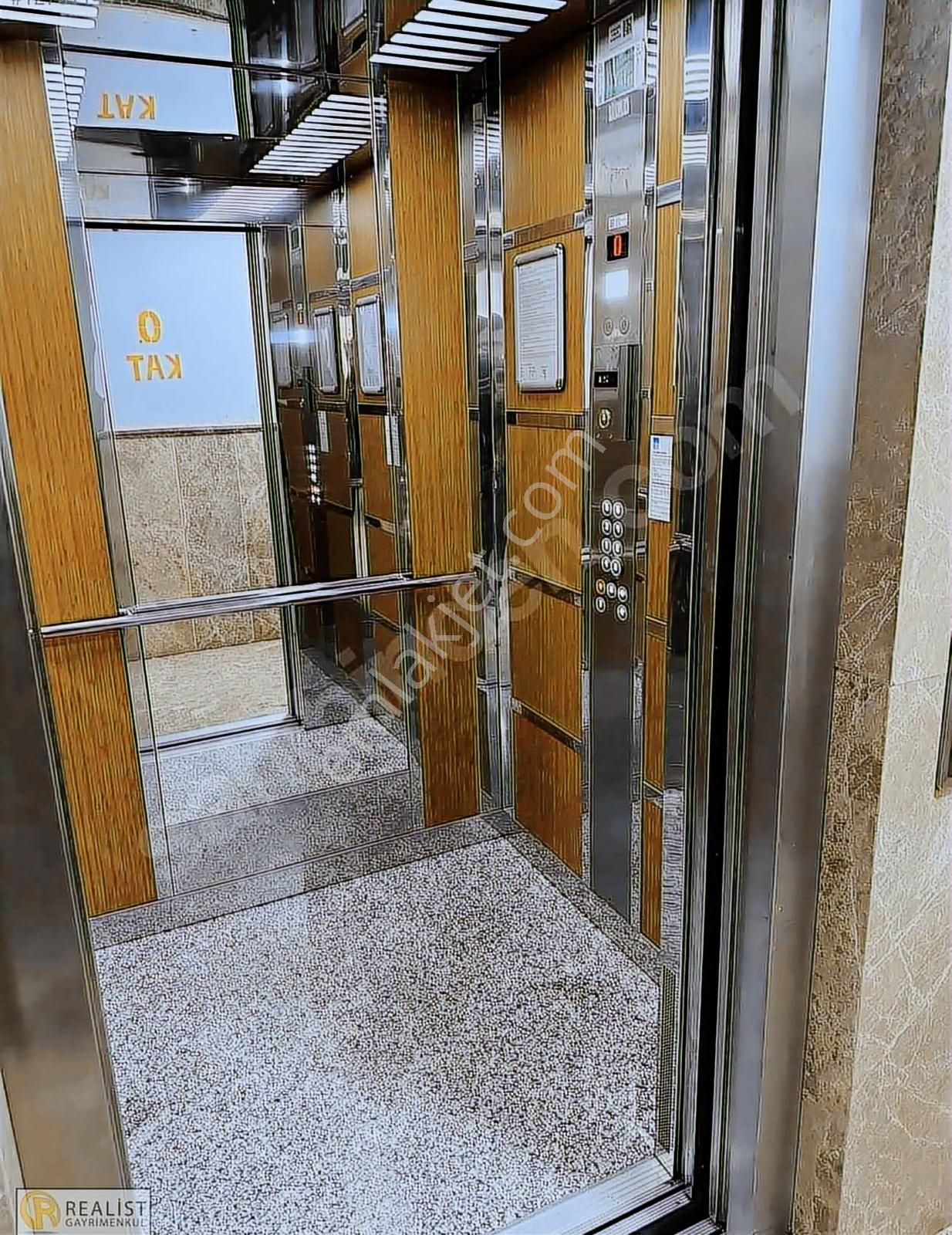 Realist Gayrimenkul Den Çengelköy De Satılık 3+1 Daire - Görsel 2