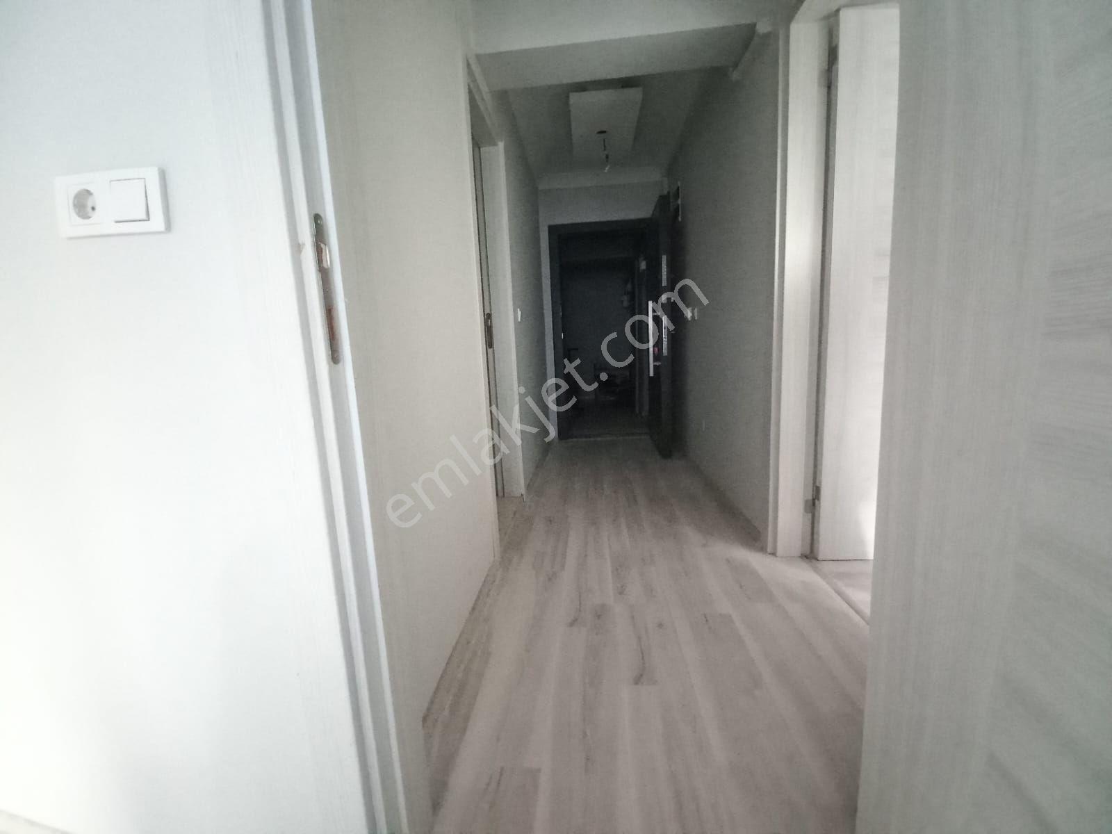 Değişen, Gelişen Bergama'da Doğalgazlı Üçlü Ankastre Setli Asansörlü Ara Kat 1+1 Satılık Daire - Görsel 15