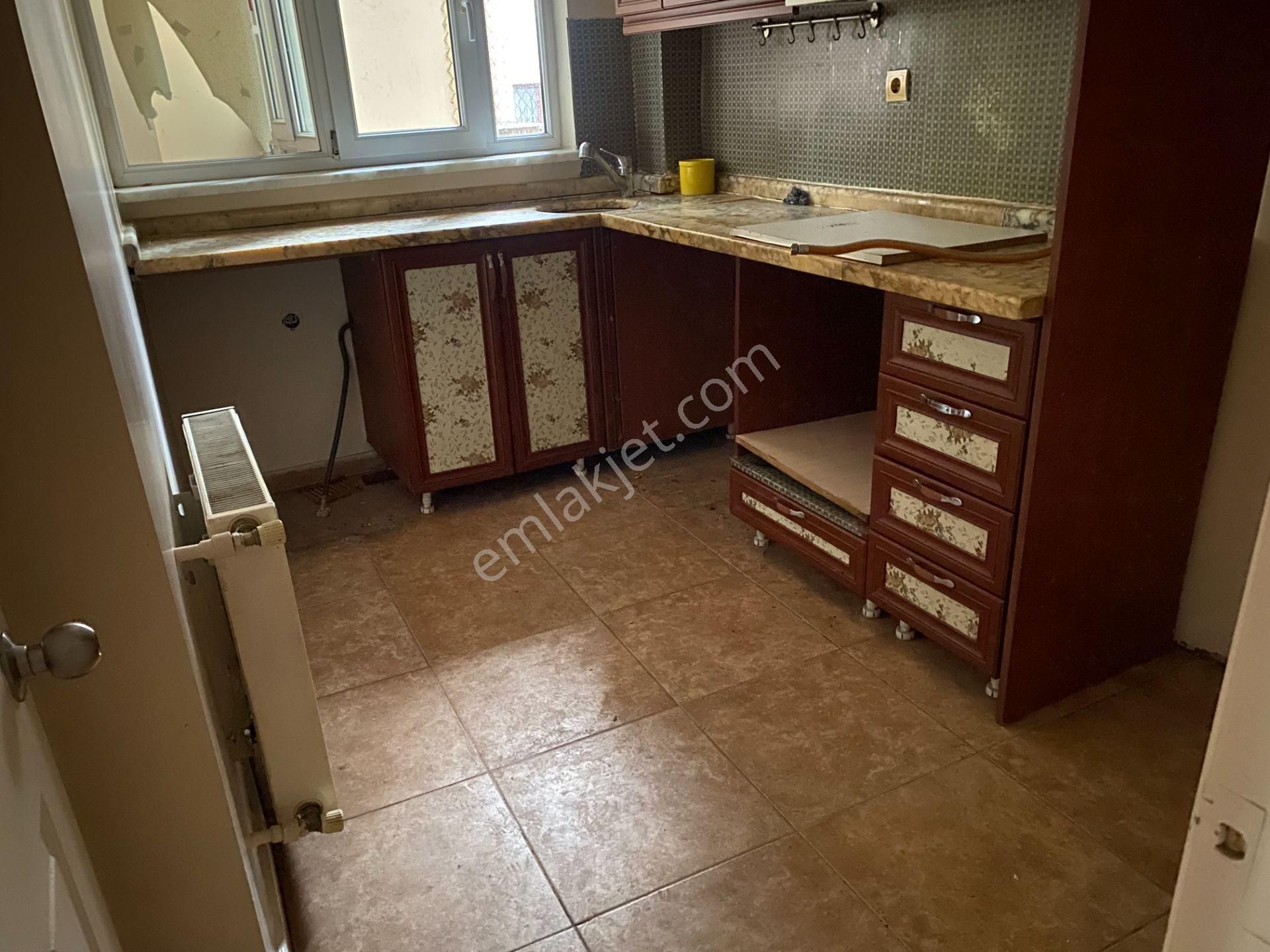 Destan-012 Kocamustafapaşa Carrefoursa-civarı Caddede-2-oda-1-salon-kombili-90m2-bakımlı-daire - Görsel 18