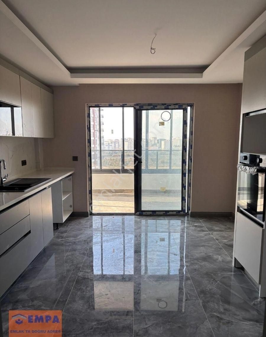 Susuz Mahallesinde 4+1 Sıfır, Lüks Daire - Görsel 15