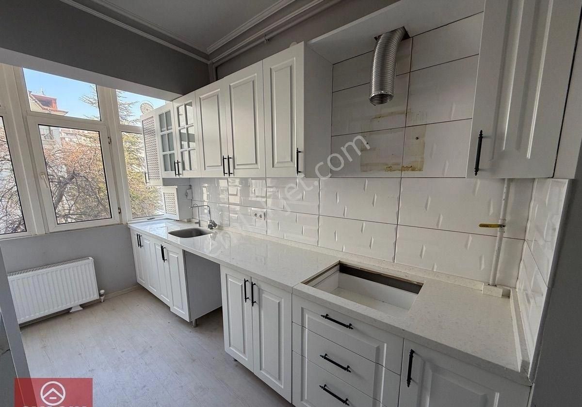 Tepebaşı Kiralık Daire Orta Kat Belediye Metro Ftz Avm Yürüme Mesafesinde Şehir Hastanesi Tek Vesait - Görsel 3