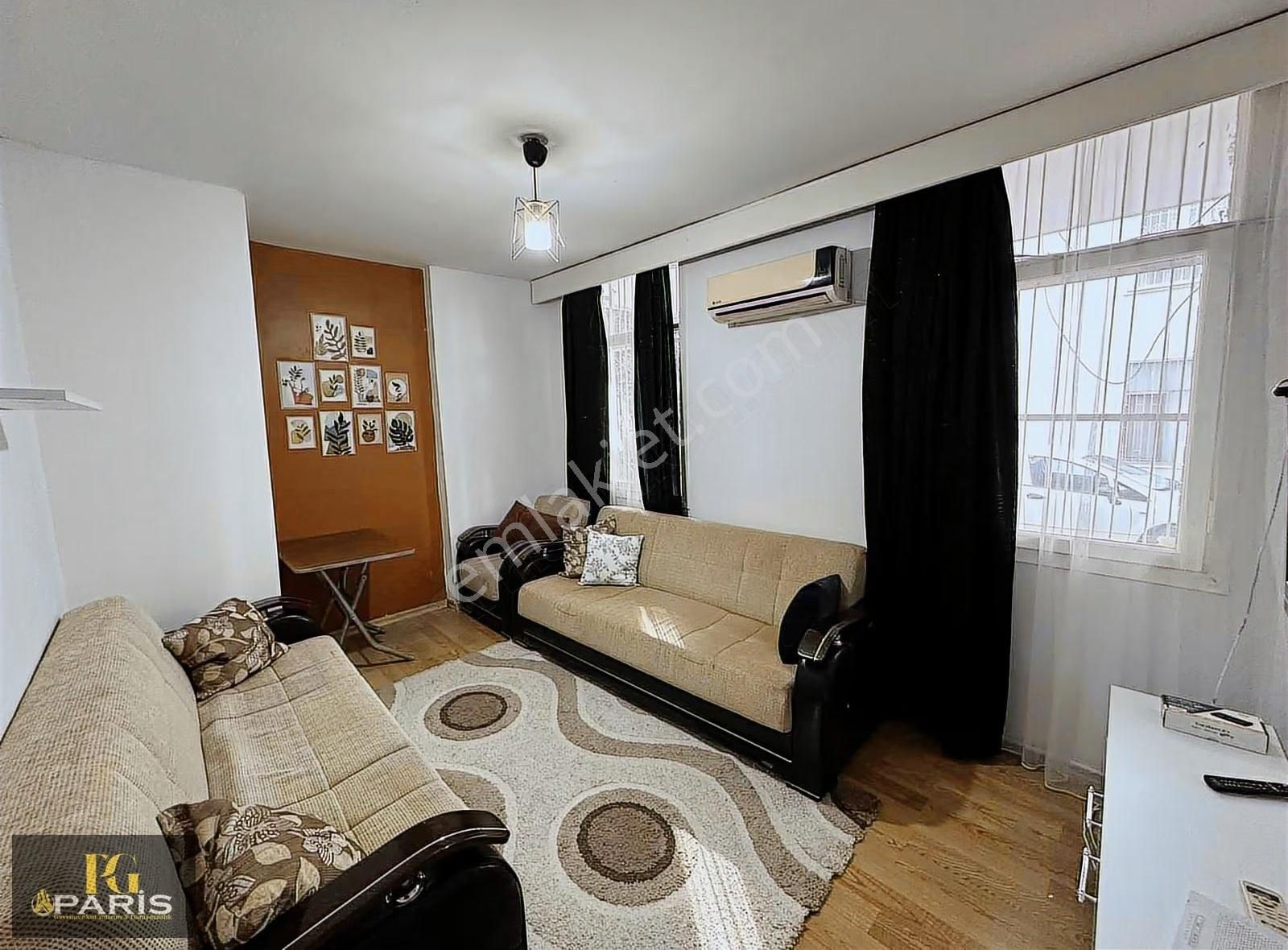 Paris'ten Mavi Bulvar Üzerinde Eşyalı 1+1 Geniş Kiralık Daire