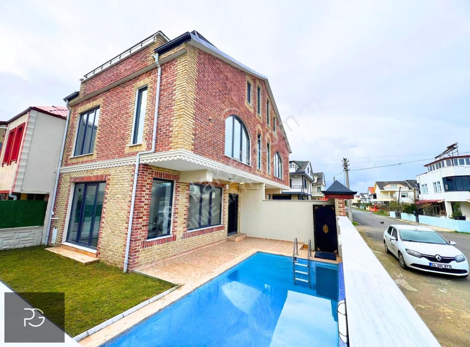 Sakarya Kocaali'de Deniz Manzaralı, Havuzlu Ve Bahçeli Villa!!!