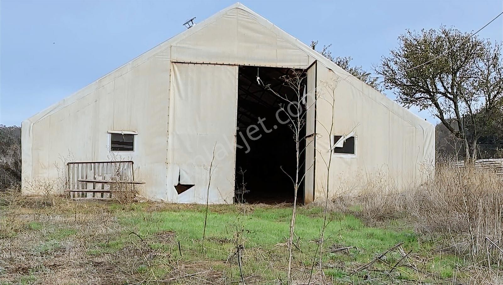 Satılık İki Katlı Çiftlik Evi, Ahırı Ve Arazisi - Görsel 28