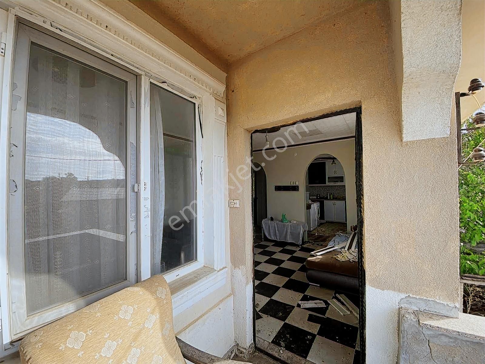 Satılık İki Katlı Çiftlik Evi, Ahırı Ve Arazisi - Görsel 13