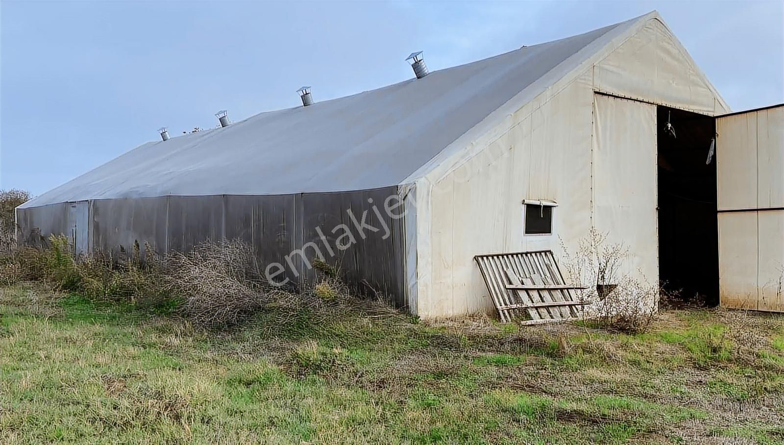 Satılık İki Katlı Çiftlik Evi, Ahırı Ve Arazisi - Görsel 27