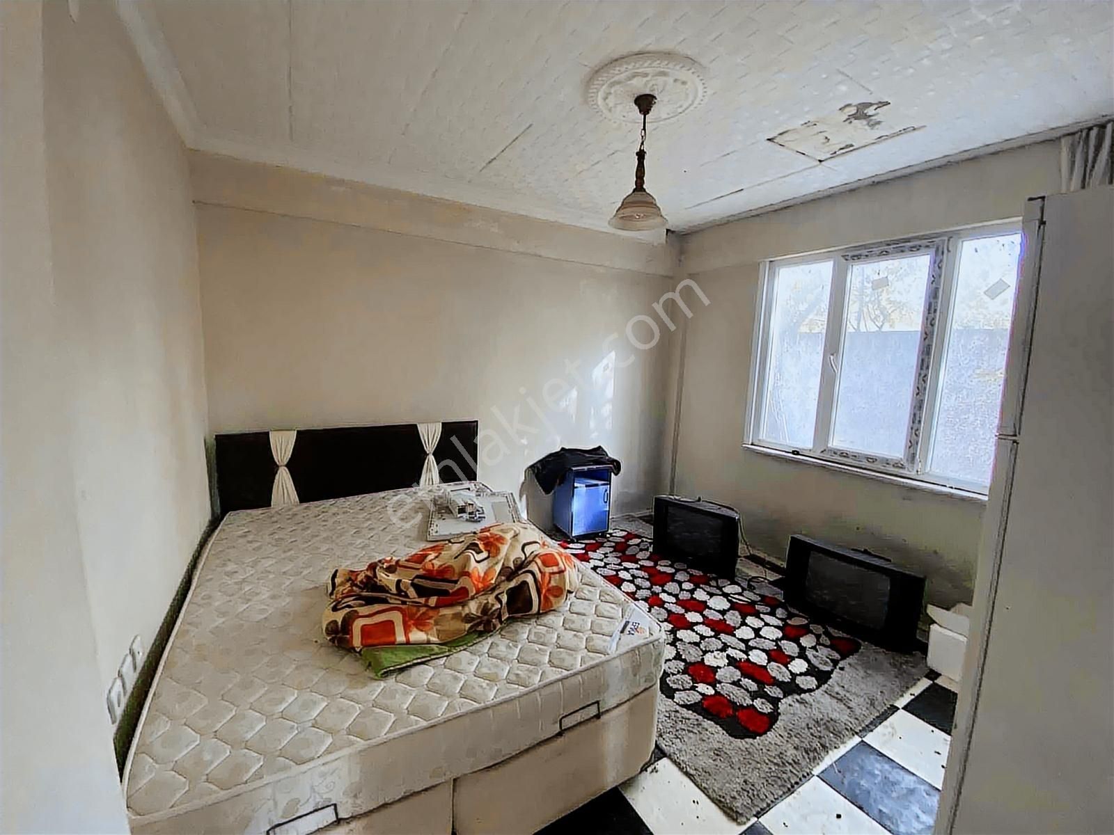 Satılık İki Katlı Çiftlik Evi, Ahırı Ve Arazisi - Görsel 8