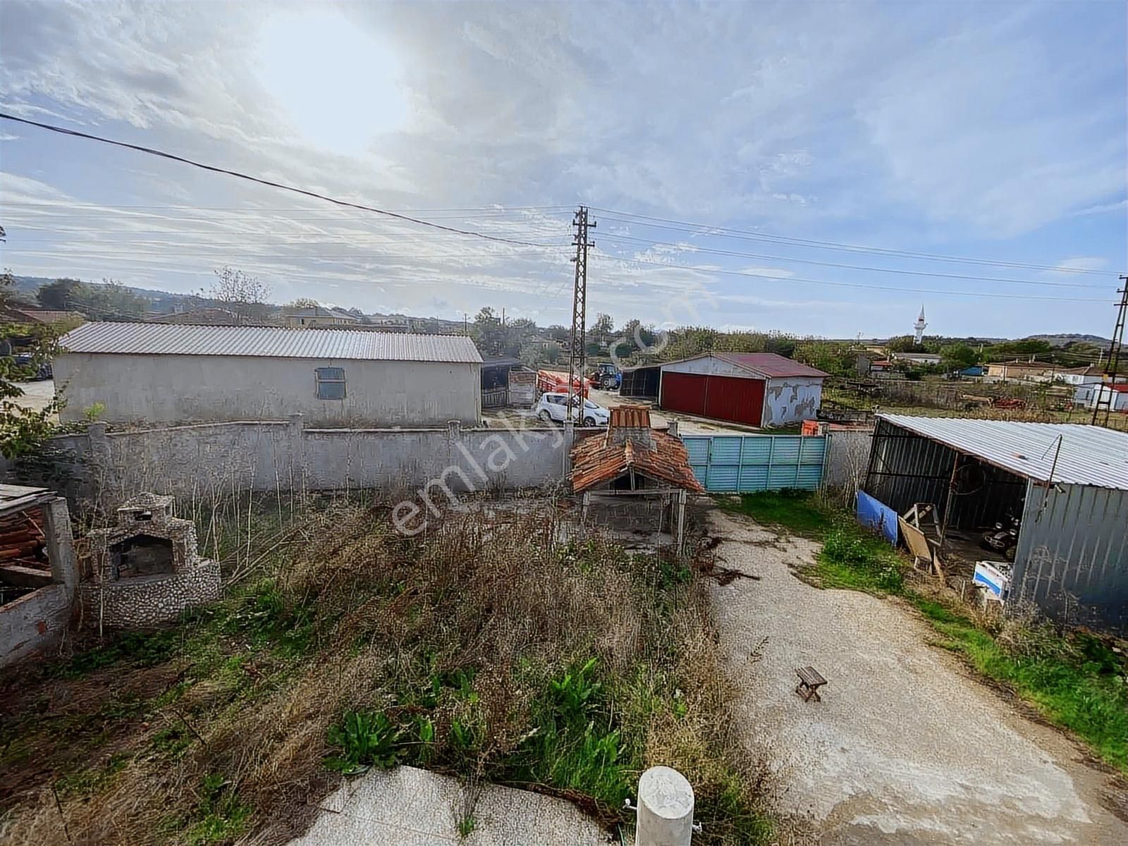 Satılık İki Katlı Çiftlik Evi, Ahırı Ve Arazisi - Görsel 11