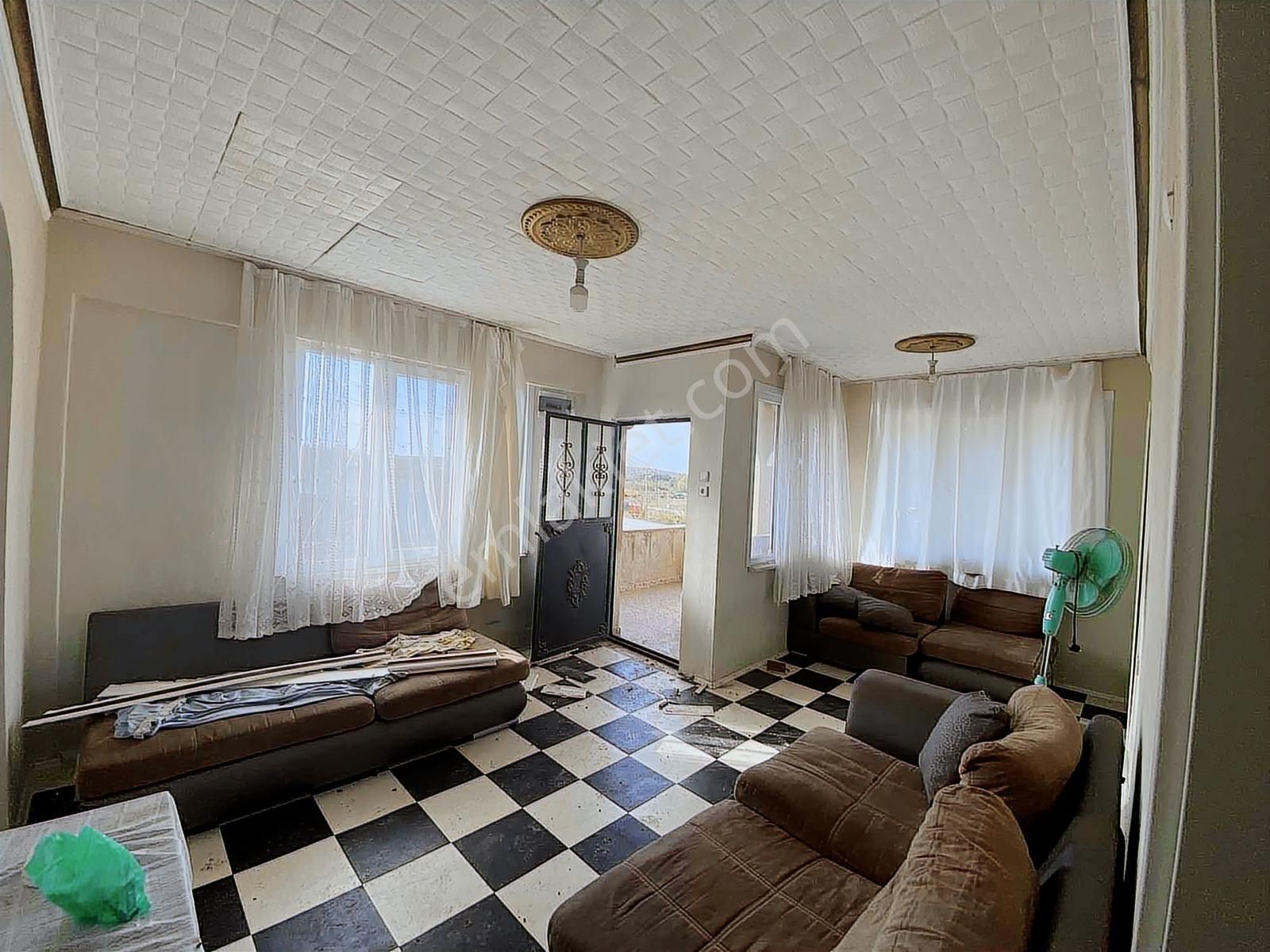 Satılık İki Katlı Çiftlik Evi, Ahırı Ve Arazisi - Görsel 15