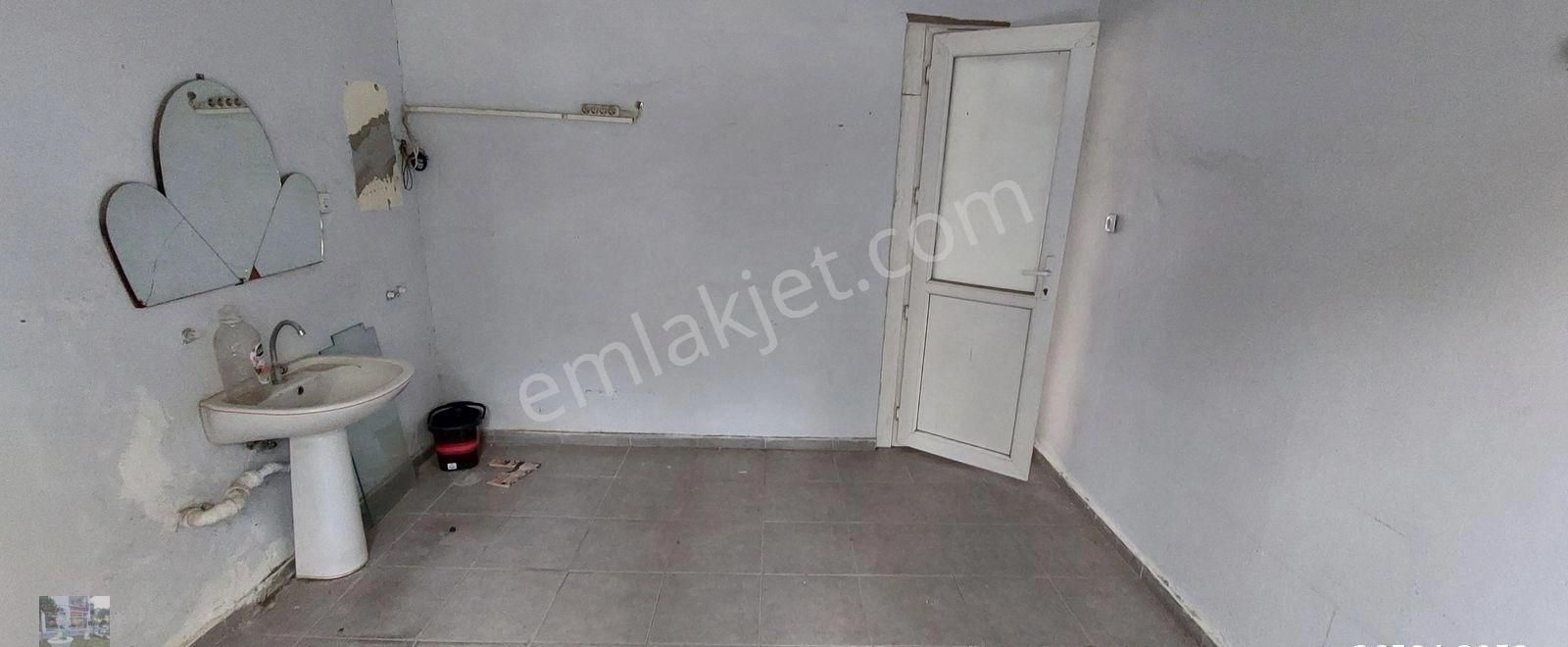 Karşıyaka Zübeyde Hnm Mah. İş Merkezinde Kiralık İşyeri Kanıt Em - Görsel 15