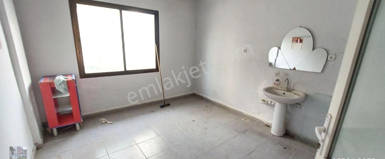 Karşıyaka Zübeyde Hnm Mah. İş Merkezinde Kiralık İşyeri Kanıt Em - Görsel 20