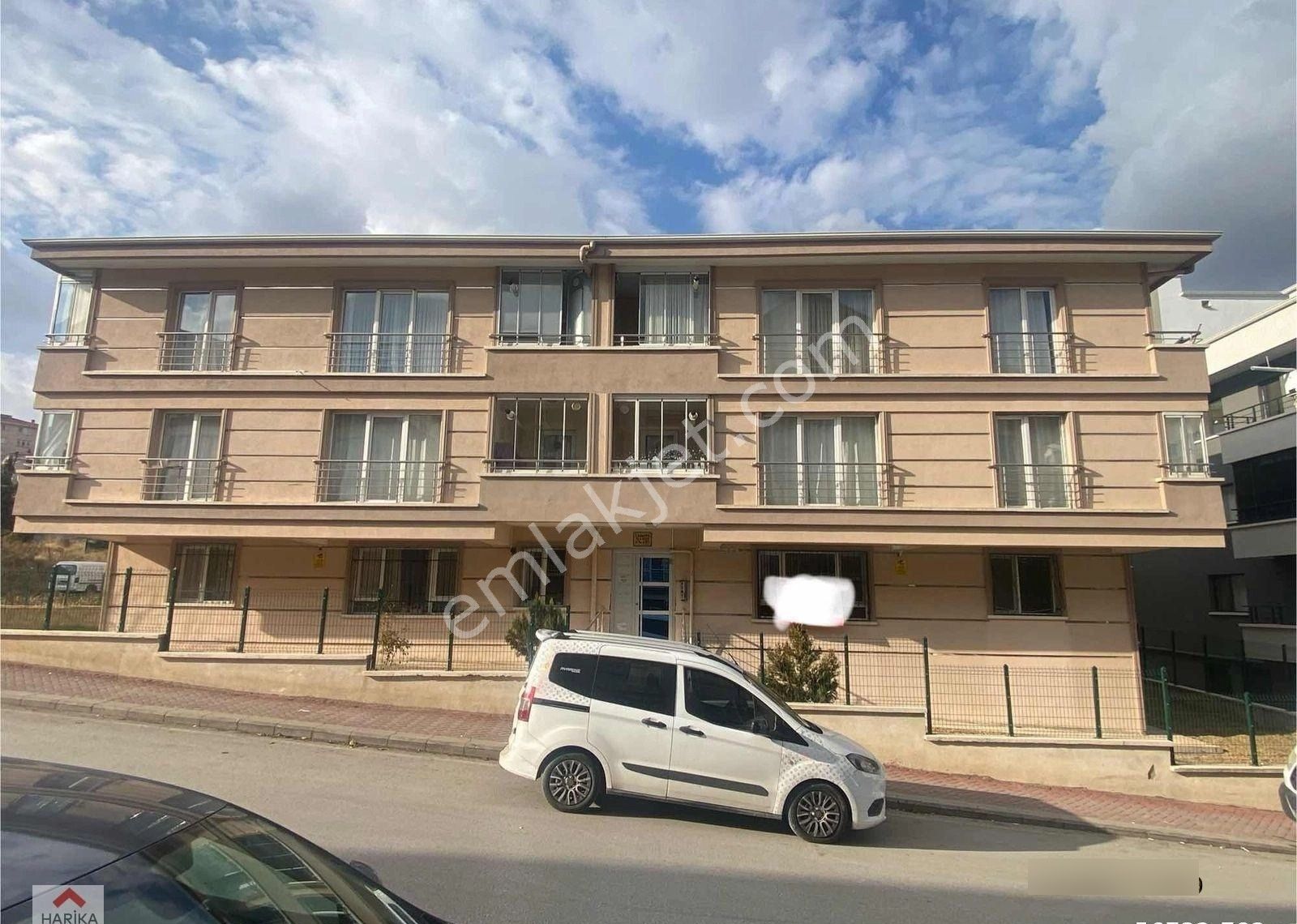 Esat'da Genç Binada Yüksek Giriş 2+1 Full Yapılı Satılık !