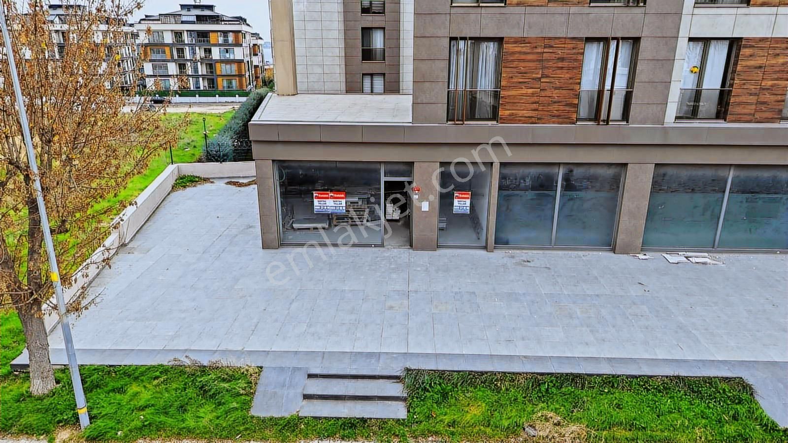 250 M2 Depolu Cadde Üzeri Köşe Cephe Satılık Dükkan - Görsel 8