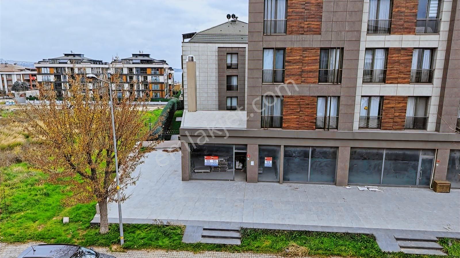 250 M2 Depolu Cadde Üzeri Köşe Cephe Satılık Dükkan - Görsel 15