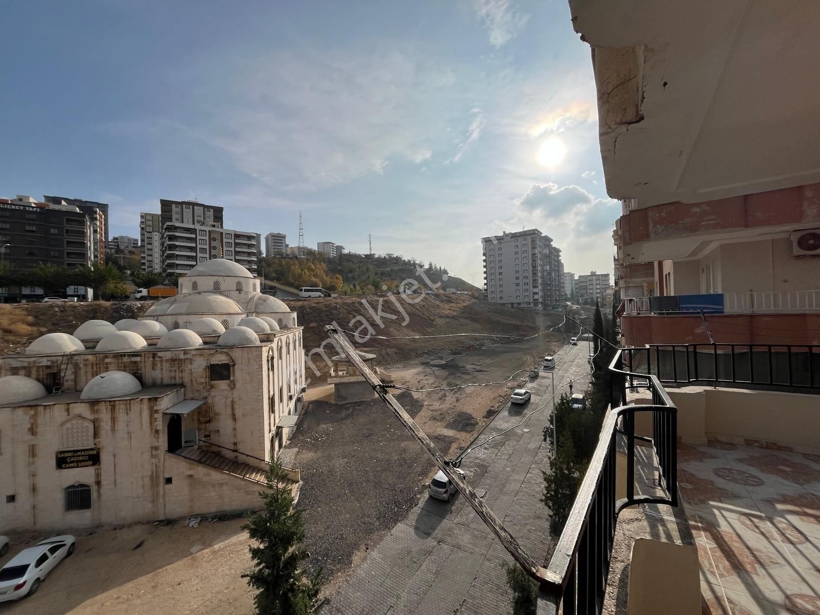 Güzel Emlak Tan Bakımlı Temiz Daire - Görsel 30