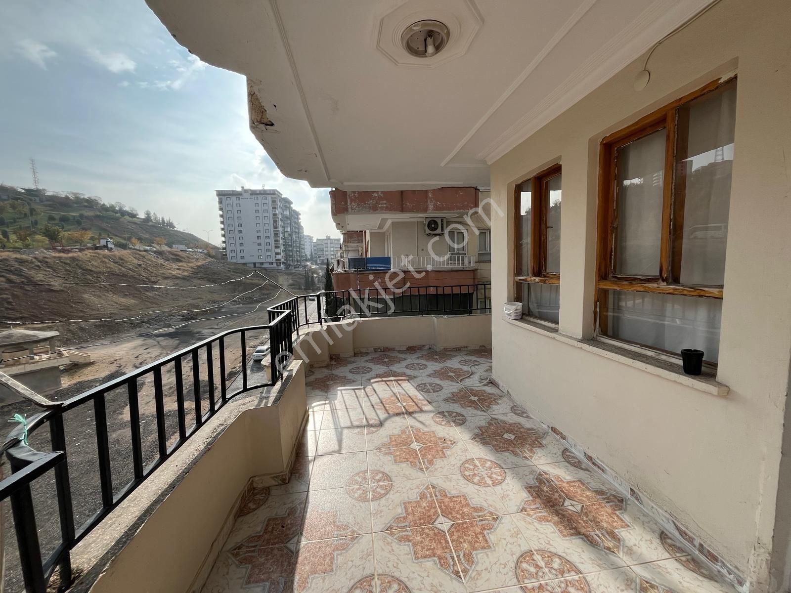 Güzel Emlak Tan Bakımlı Temiz Daire - Görsel 8