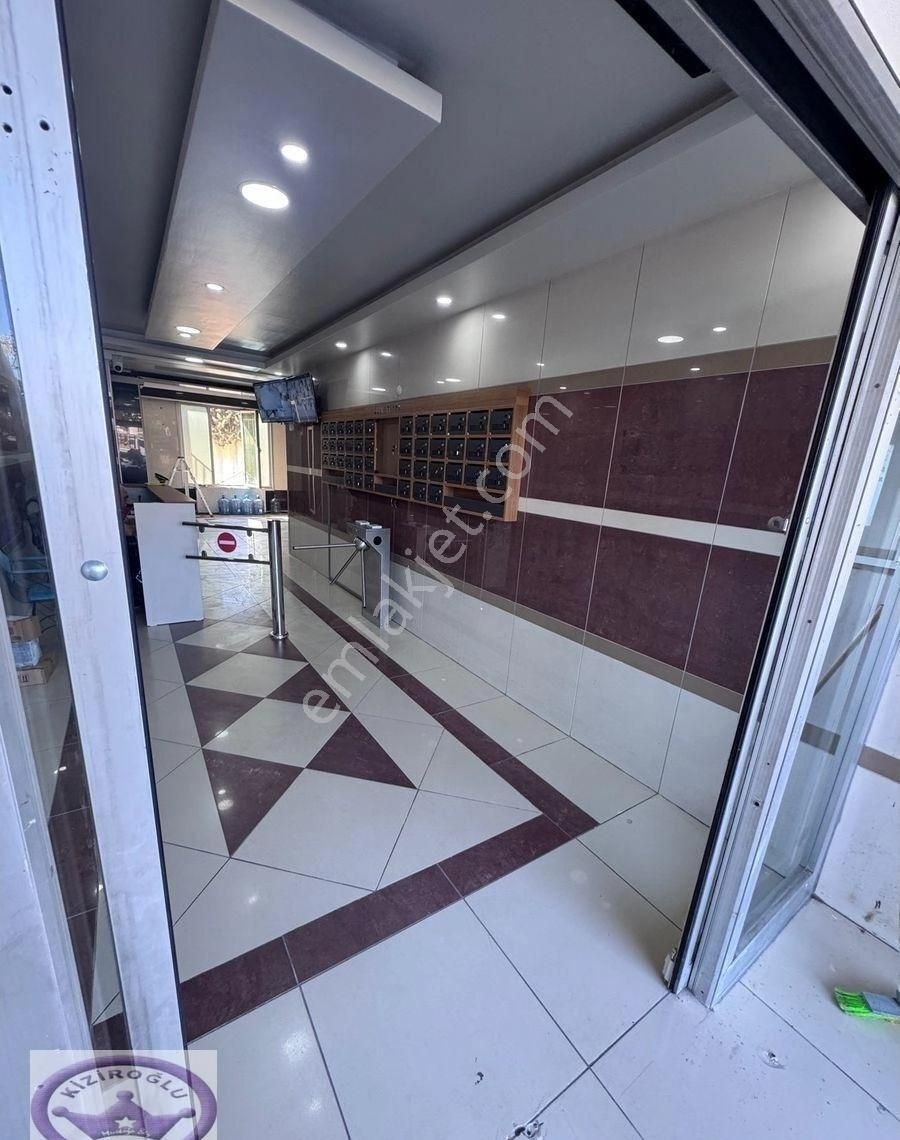 Marmara Üniversitesi Hastanesi’nin Karşısında Metro Girişinde İskanlı Ofis - Görsel 12