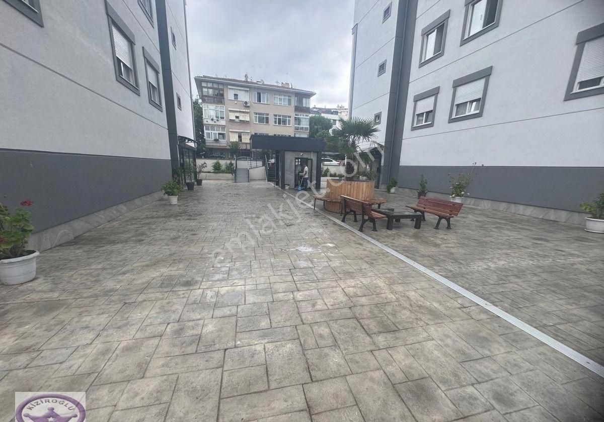 Marmaray Yanı Süreyya Evlerinde Güvenlikli İskanlı Balkonlu 2+1 - Görsel 3