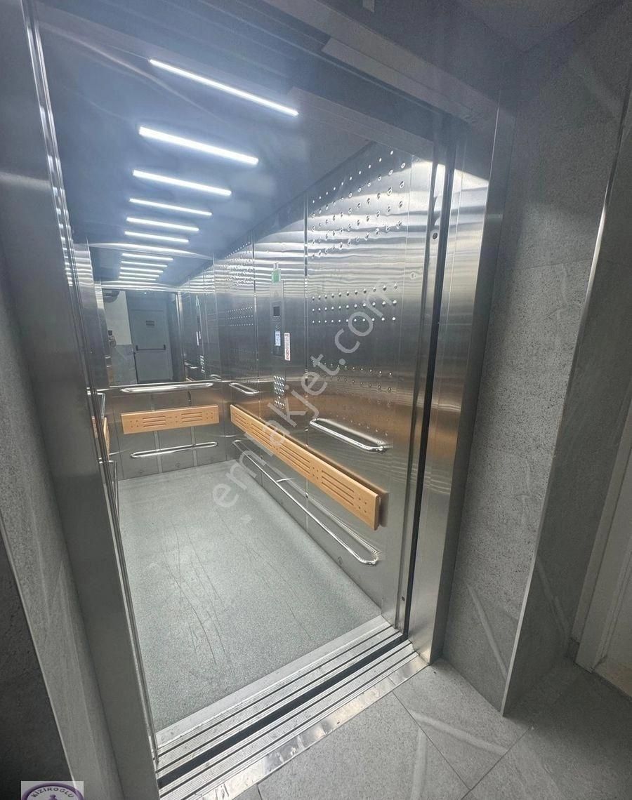 Marmaray Yanı Süreyya Evlerinde Güvenlikli İskanlı Balkonlu 2+1 - Görsel 17