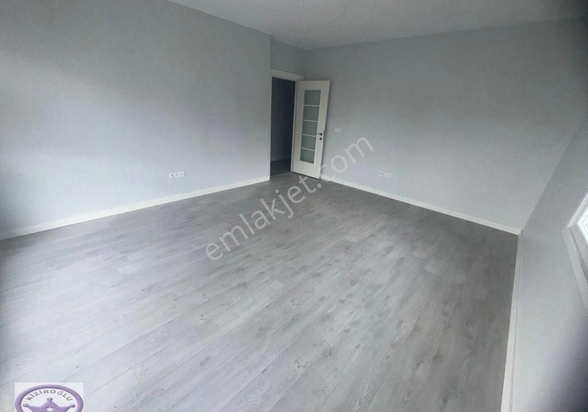 Marmaray Yanı Süreyya Evlerinde Güvenlikli İskanlı Balkonlu 2+1 - Görsel 4