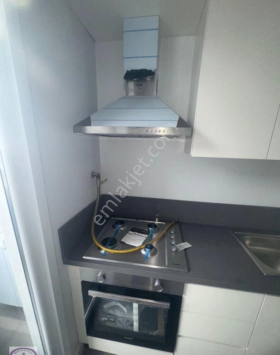 Marmaray Yanı Süreyya Evlerinde Güvenlikli İskanlı Balkonlu 2+1 - Görsel 10