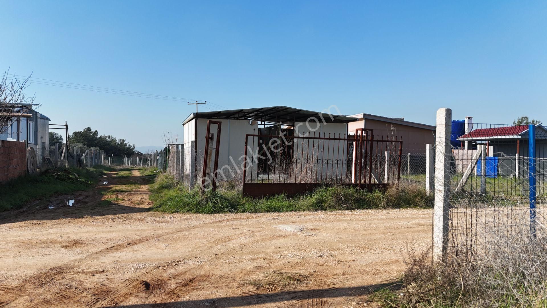 Oğlananasında 100 M2 Arsa İçinde 2 Oda Natamam Bahçeli Ev Menderes İzmir - Görsel 2