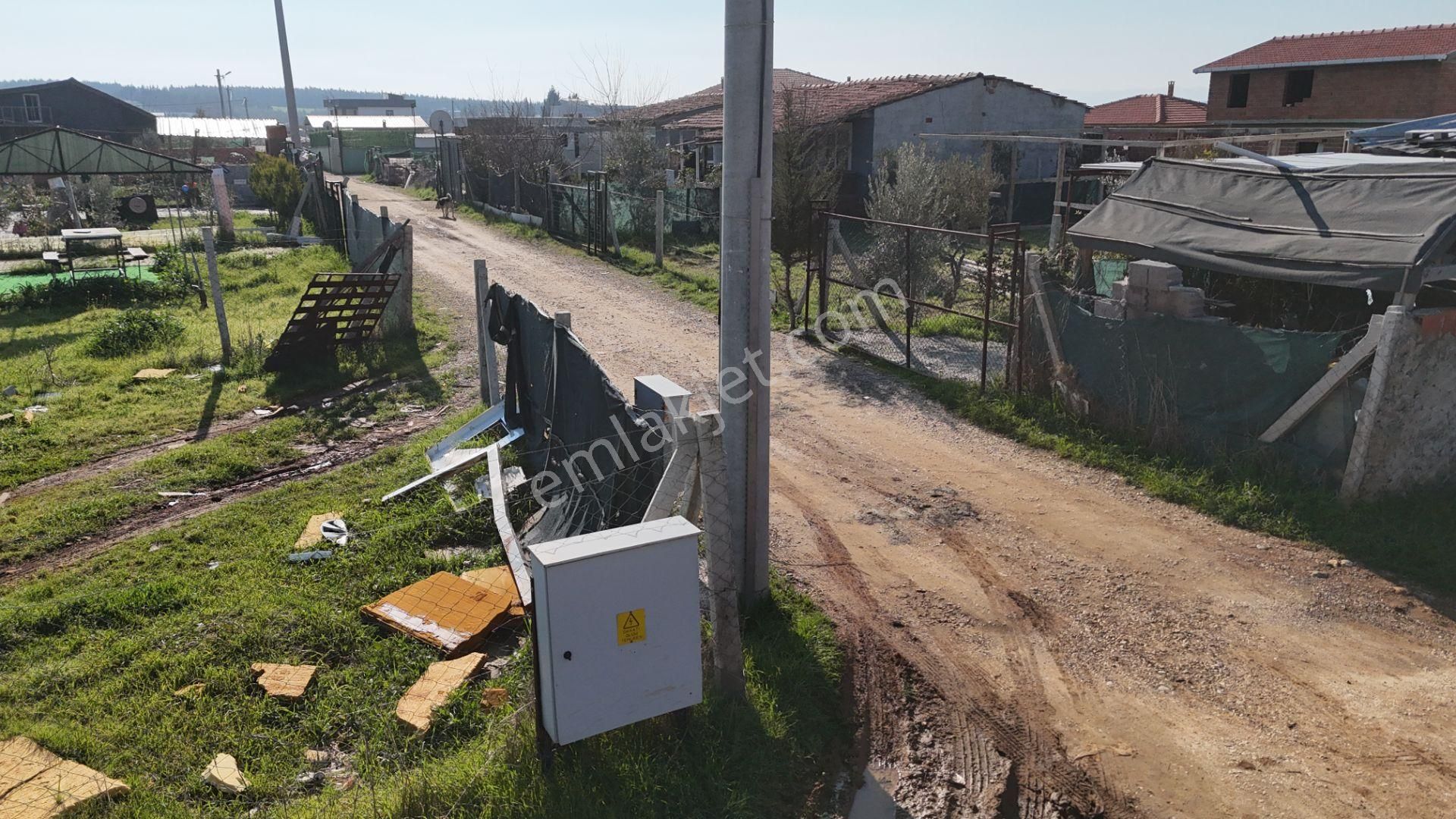 Oğlananasında 100 M2 Arsa İçinde 2 Oda Natamam Bahçeli Ev Menderes İzmir - Görsel 7