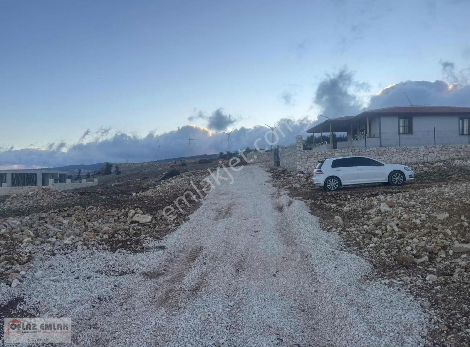 Oflaz Emlaktan Satılık Köşe Başı Önü Açık Villa Arsası - Görsel 6