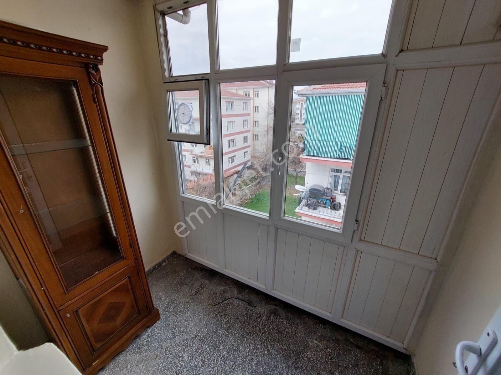 Adres'ten_mareşal'da_ana_cadde_yakını_katta_ön_cephe_3+1_daire_ - Görsel 27