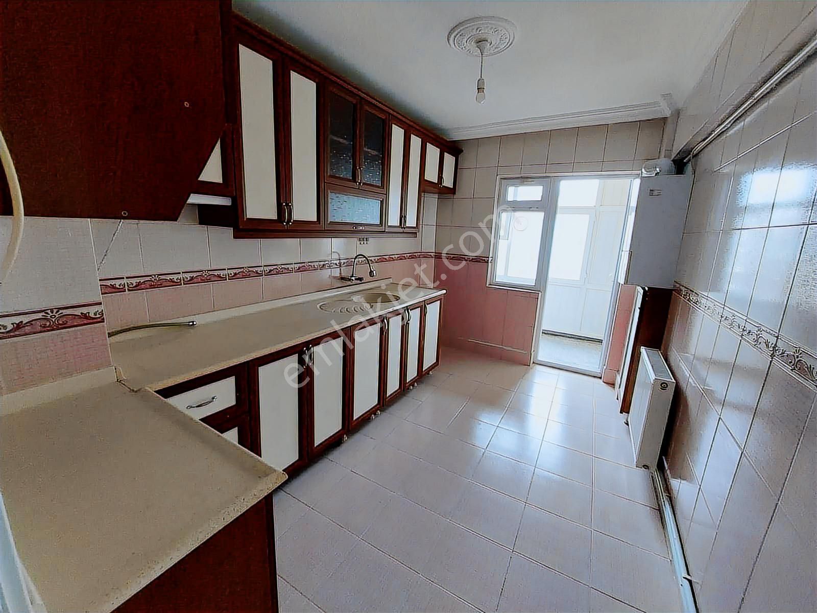 Adres'ten_mareşal'da_ana_cadde_yakını_katta_ön_cephe_3+1_daire_ - Görsel 5