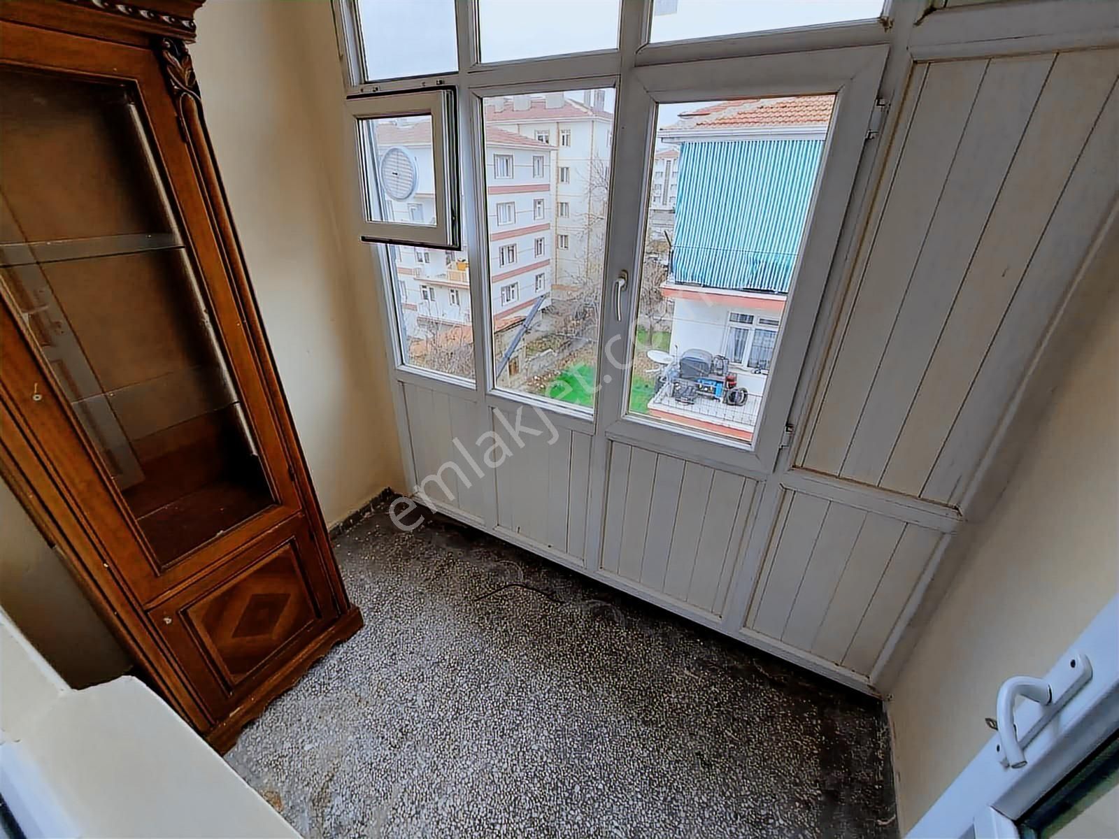 Adres'ten_mareşal'da_ana_cadde_yakını_katta_ön_cephe_3+1_daire_ - Görsel 20