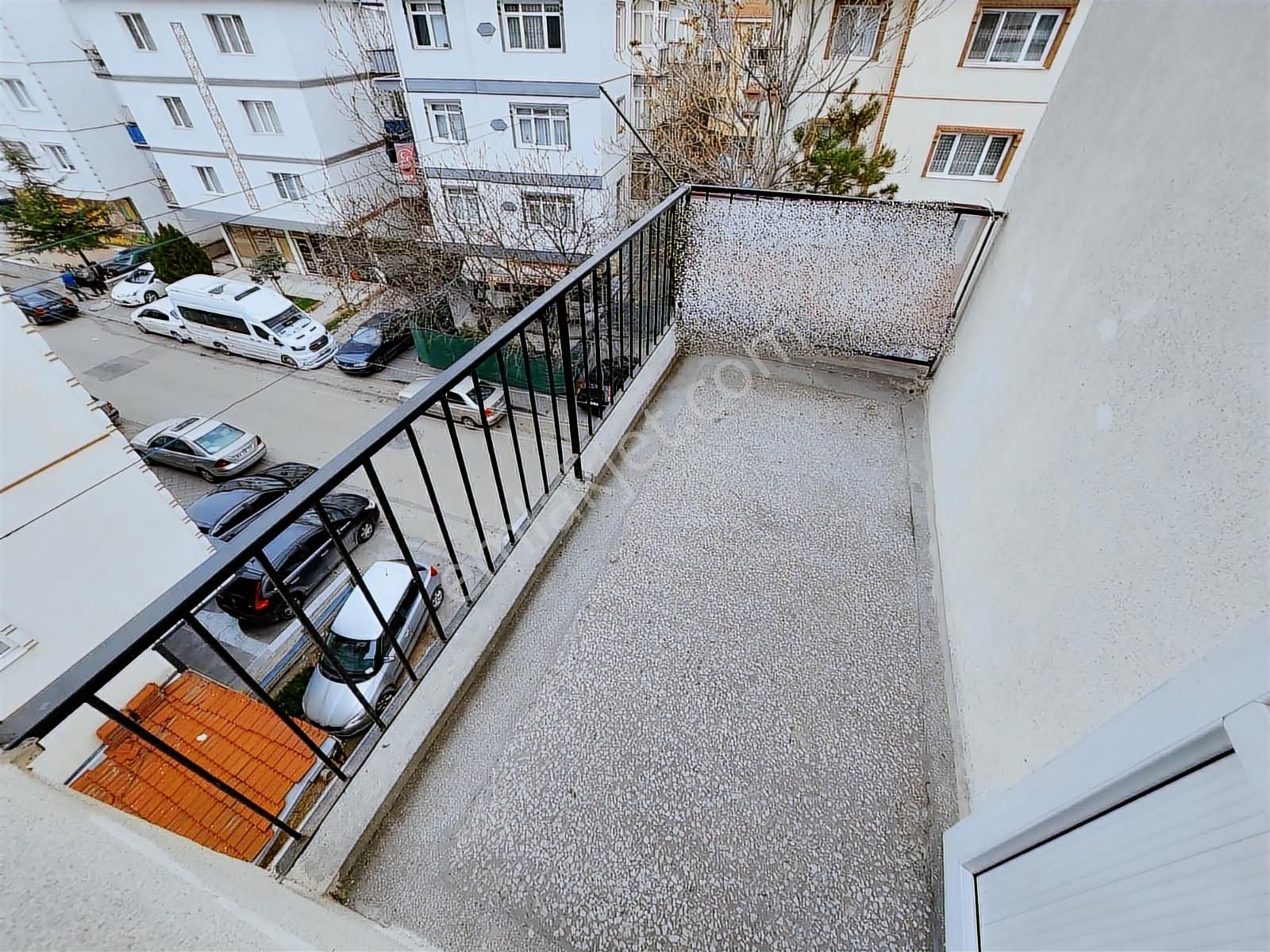 Adres'ten_mareşal'da_ana_cadde_yakını_katta_ön_cephe_3+1_daire_ - Görsel 25