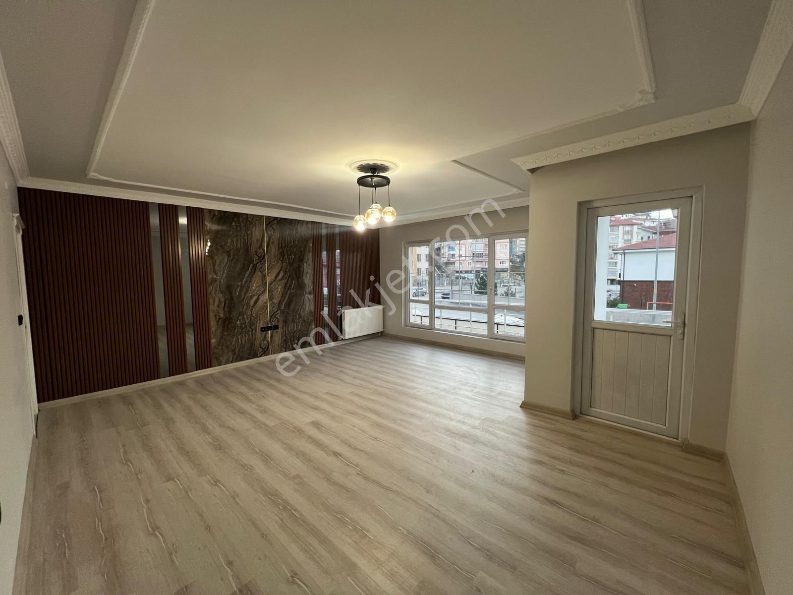 Kariyer'den Kanuni'de 3+1 Ön Cephe Ultra Lüx Yapılı Kat Konumunda Yüksek Giriş