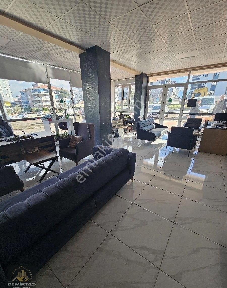 Çakmakta Devren Satılık Emlak Ofısı - Görsel 9